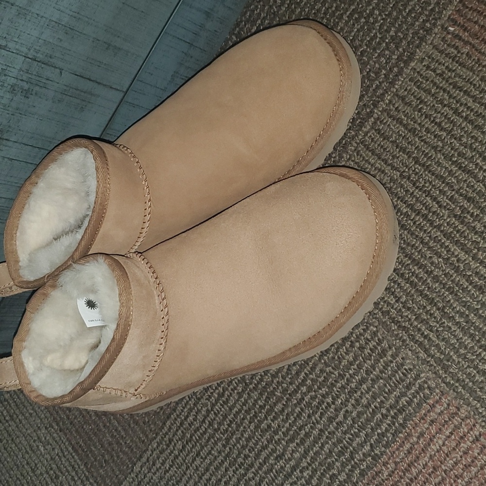 Ugg Ultra Mini - image 1